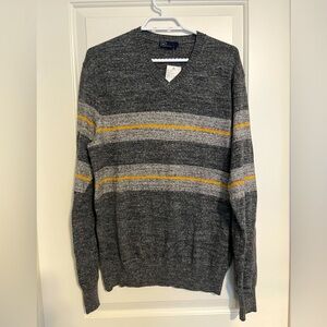 GAP men’s striped Sweater size L BNWT